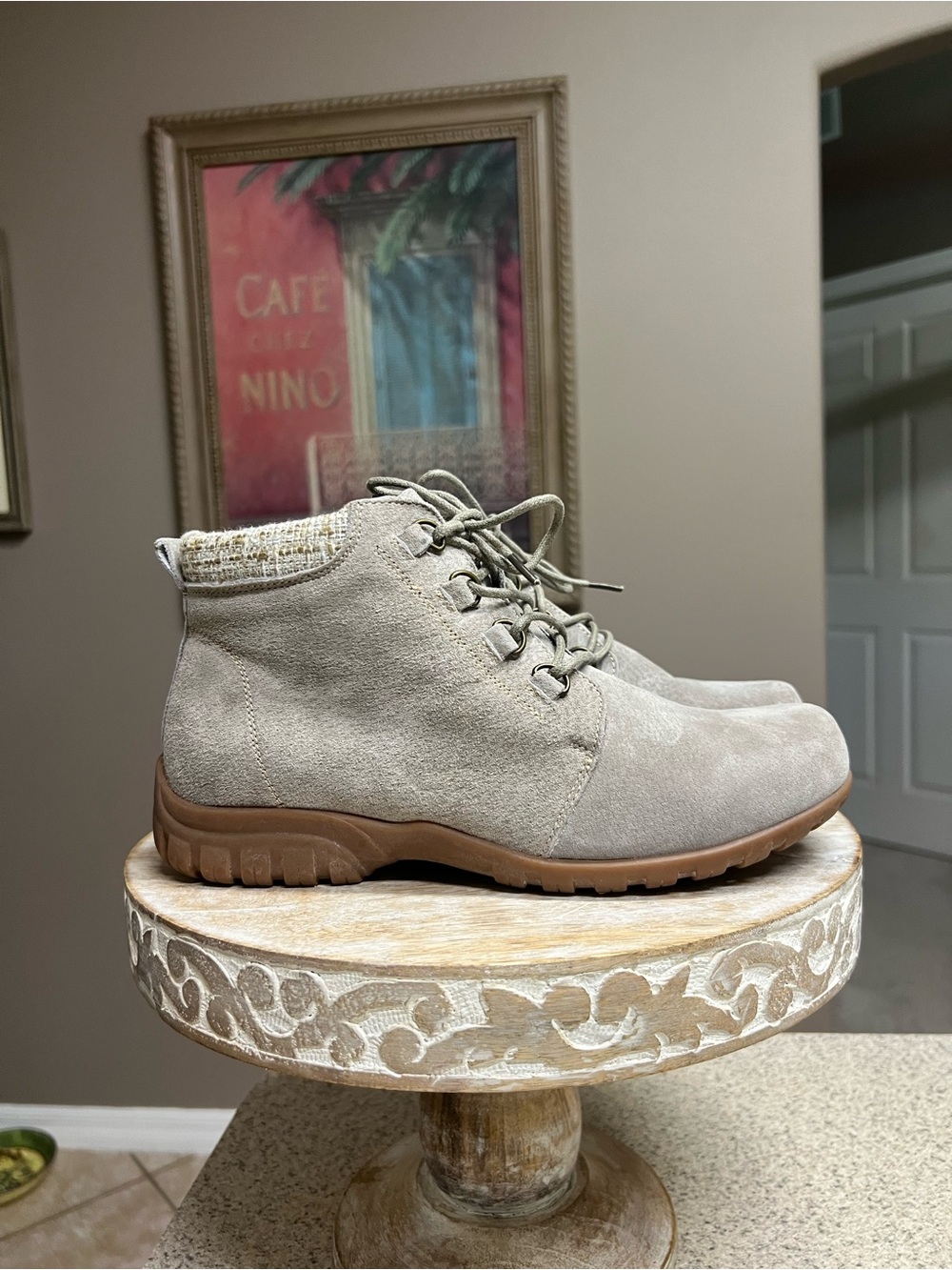 Propet Delaney Light Gray Suede Lace-Up Ankle Bootie Size 8 Wide